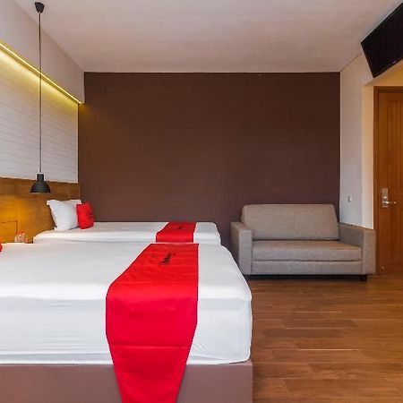 Reddoorz Plus @ Cbd Bintaro South Tangerang Exterior foto