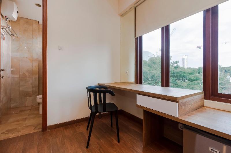 Reddoorz Plus @ Cbd Bintaro South Tangerang Exterior foto