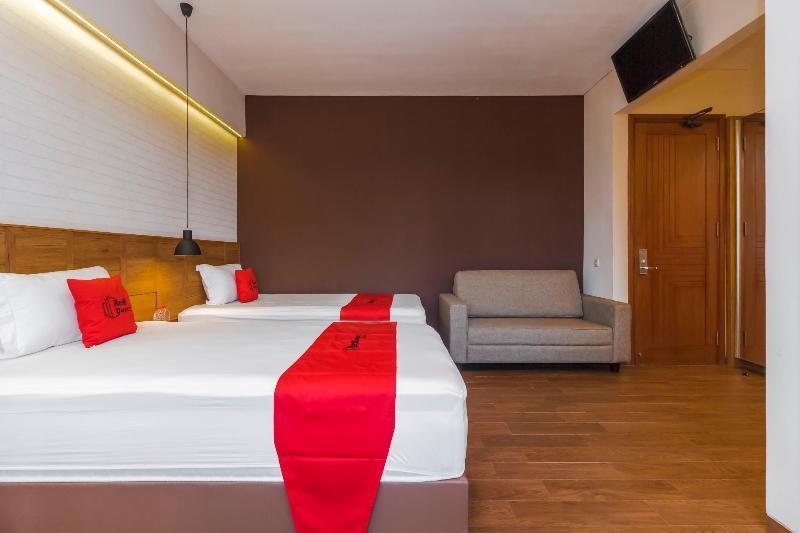 Reddoorz Plus @ Cbd Bintaro South Tangerang Exterior foto