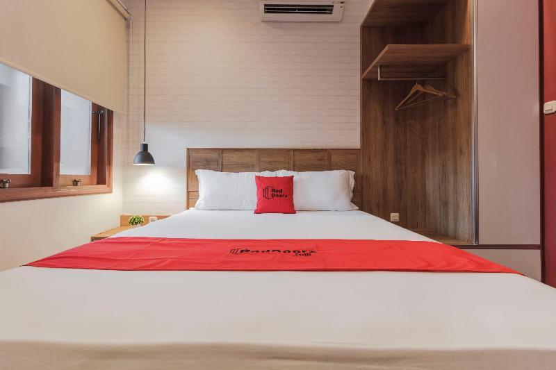Reddoorz Plus @ Cbd Bintaro South Tangerang Exterior foto