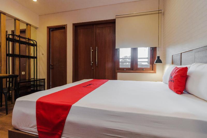 Reddoorz Plus @ Cbd Bintaro South Tangerang Exterior foto